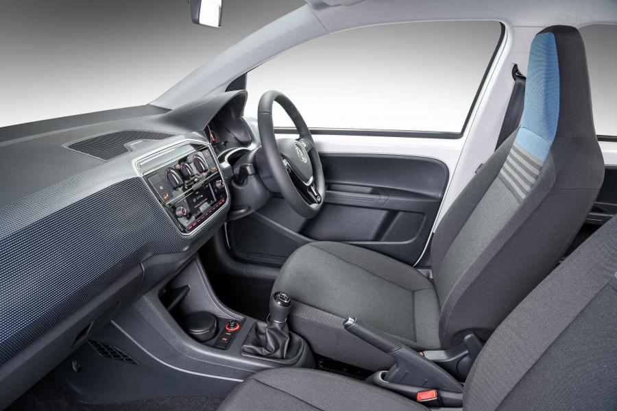Интерьер Volkswagen up! 5-Door 2016 года  (ZA) (фото 16 из 24)